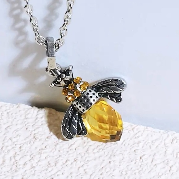 “Amber Abdomen Queen Bee” Faceted Tomenta Bumblebee Honeybee Victorian Necklace - Picture 1 of 16